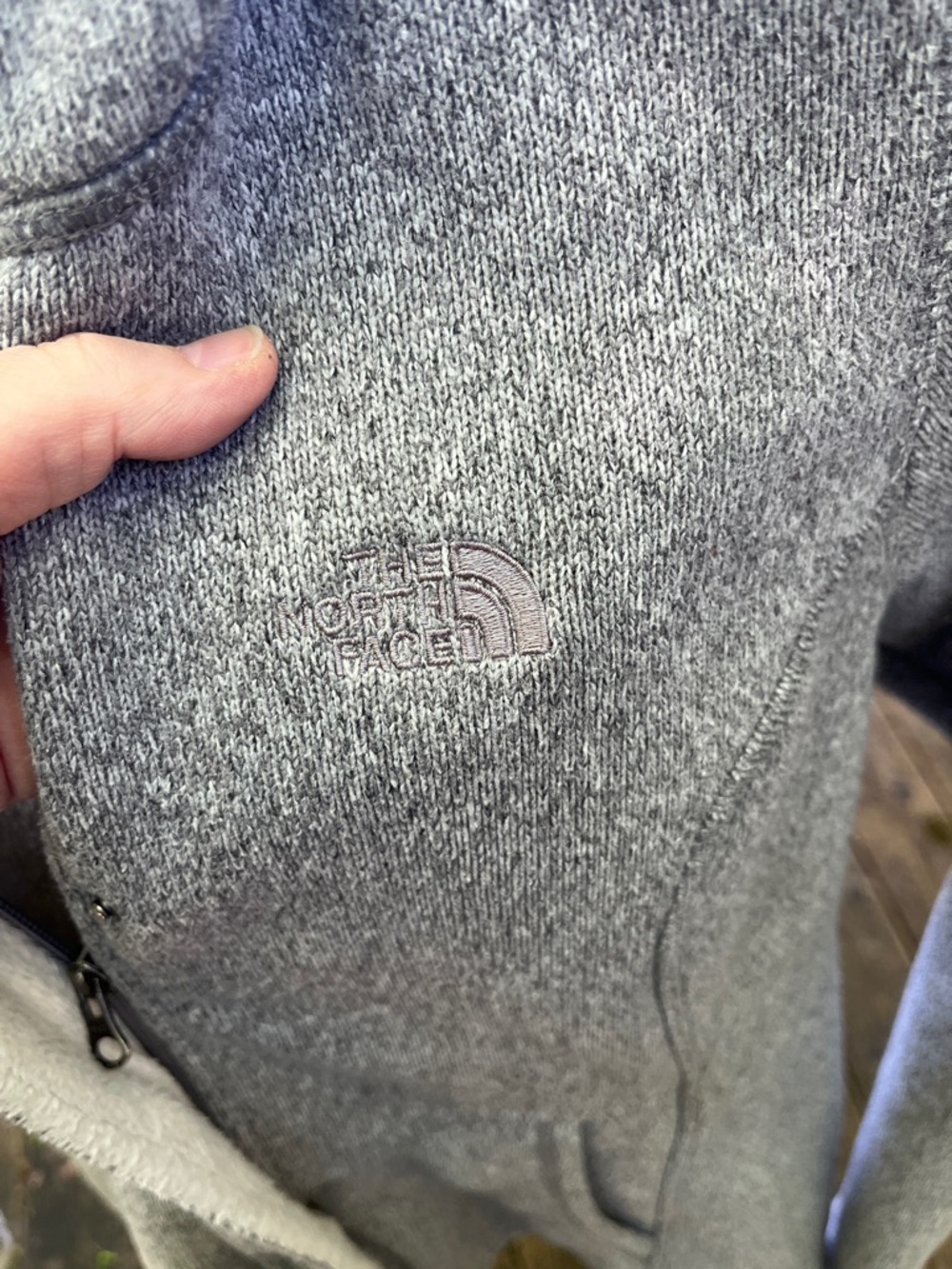 The North Face Gray Hooded Fleece Jacket women’s size small - Picture 5 of 11